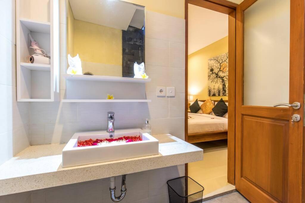 Villa Hitam Putih Legian Bali Семіньяк Екстер'єр фото